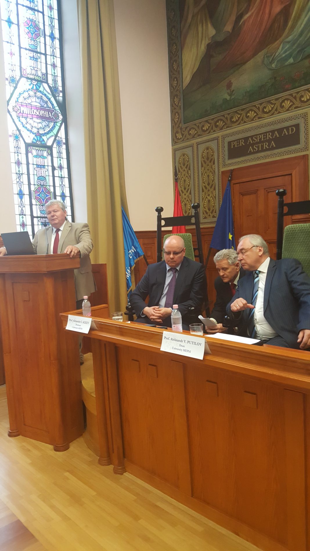 Süli János tárca nélküli miniszter megnyitó beszéde. A kép forrása: saját felvétel