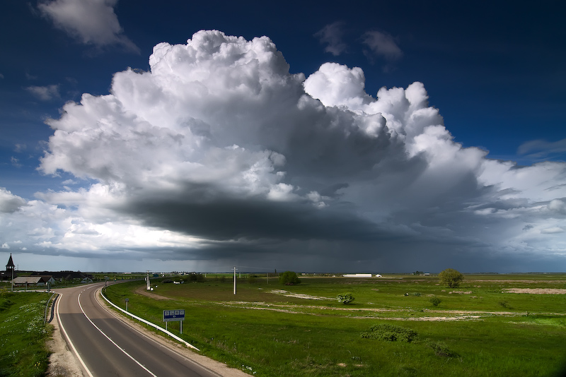Viharos időjárást jelző felhők. A kép forrása: szeka.blog.hu